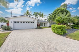 2400 NE 45th Street, Lighthouse Point, FL 33064 - MLS#R11141394