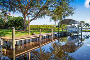 802 SE Portage Avenue, Port Saint Lucie, FL 34984 - MLS#R11141458