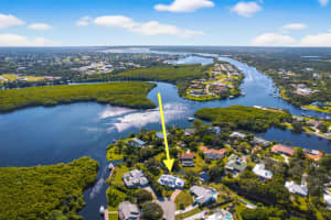 802 SE Portage Avenue, Port Saint Lucie, FL 34984 - MLS#R11141458