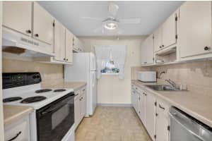 100 Leisure Lake Circle, Boynton Beach, FL 33426 - MLS#R11141518