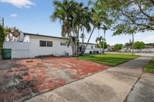 6120 NW 110th Terrace, Hialeah, FL 33012 - MLS#R11141535