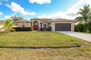 554 SW Halden Avenue, Port Saint Lucie, FL 34953 - MLS#R11141556