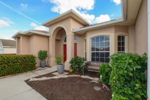 554 SW Halden Avenue, Port Saint Lucie, FL 34953 - MLS#R11141556