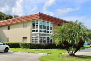 16 Vista Palm Lane 105, Vero Beach