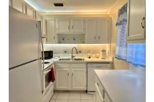 16 Vista Palm Lane 105, Vero Beach, FL 32962 - MLS#R11141607