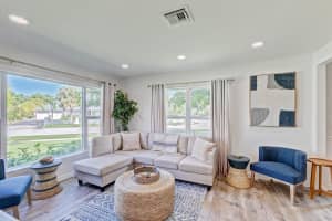 385 Hunter Street, West Palm Beach, FL 33405 - MLS#R11141640