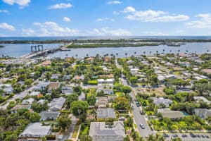 201 Worth Court N, West Palm Beach, FL 33405 - MLS#R11141656