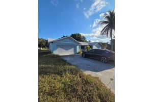 354 SE Prima Vista Boulevard, Port Saint Lucie, FL 34983 - MLS#R11141716