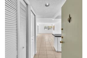 220 Lakeview Drive, Weston, FL 33326 - MLS#R11141851