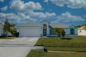 2352 SE West Blackwell Drive, Port Saint Lucie, FL 34952 - MLS#R11141860