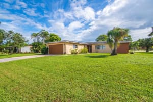 4526 43rd Court, Vero Beach, FL 32967 - MLS#R11141866