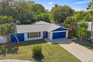 404 Highwood Circle, Jupiter, FL 33458 - MLS#R11141873