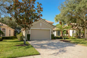 8813 Champions Way, Port Saint Lucie, FL 34986 - MLS#R11141944