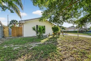 1813 17th Avenue N, Lake Worth Beach, FL 33460 - MLS#R11142069