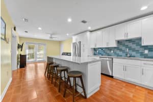 320 Summa Street, West Palm Beach, FL 33405 - MLS#R11142077