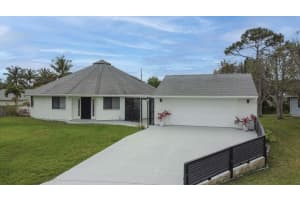 6300 Phillips Bend Avenue, Stuart, FL 34997 - MLS#R11142180