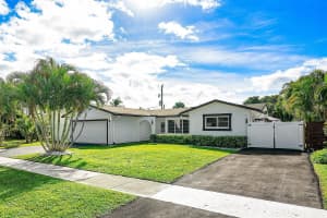 124 Oregon Lane, Boca Raton, FL 33487 - MLS#R11142233