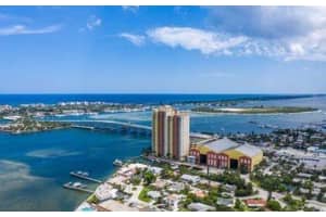 2640 Lake Shore Drive, Riviera Beach, FL 33404 - MLS#R11142260