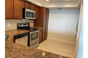 2425 Presidential Way 1103, West Palm Beach, FL 33401 Sold 01/15/26