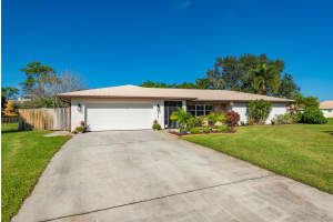 762 SE River Lane, Port Saint Lucie, FL 34983 - MLS#R11142317