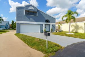5 Compton Way, Boynton Beach, FL 33426 - MLS#R11142504