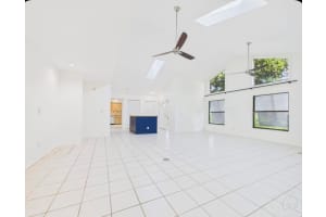 185 12th Street, Vero Beach, FL 32962 - MLS#R11142512