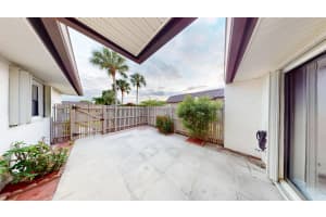 121 Lake Paula Drive, West Palm Beach, FL 33411 - MLS#R11142620