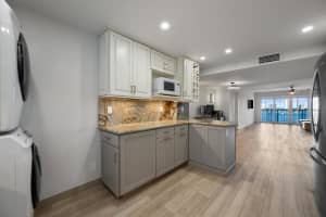 3040 Lake Shore Drive Ph 2, Riviera Beach, FL 33404 - MLS#R11142625