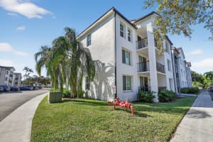 1017 Villa Circle, Boynton Beach, FL 33435 Sold 01/23/26