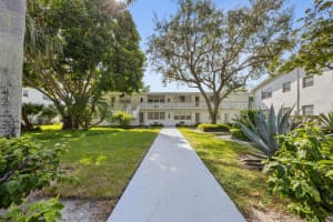 419 Sheffield Q West Palm Beach, FL 33417 - Off Market
