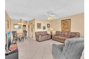 2542 Federal Highway, Boynton Beach, FL 33435 - MLS#R11142888