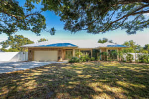 6106 Silver Oak Drive, Fort Pierce, FL 34982 - MLS#R11142947