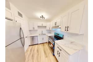 659 4th Place SW, Vero Beach, FL 32962 Sold 12/19/25