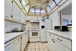 323 Southampton B, West Palm Beach, FL 33417, West Palm Beach, FL 33417 - MLS#R11143069