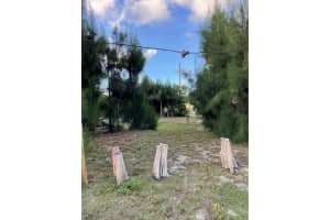 2432 42nd Street, Vero Beach, FL 32967 - MLS#R11143191