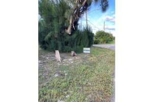 2432 42nd Street, Vero Beach, FL 32967 - MLS#R11143191