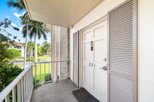 5540 Tamberlane Circle 221, Palm Beach Gardens, FL 33418 - MLS#R11143380