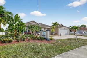 1965 SW Bayshore Boulevard, Port Saint Lucie, FL 34984 - MLS#R11143430