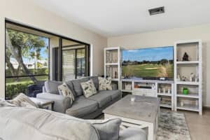 15 Lexington Lane E B, Palm Beach Gardens, FL 33418 - MLS#R11143535