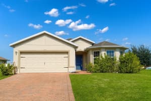 211 NE 20th Street, Cape Coral, FL 33909 - MLS#R11143572