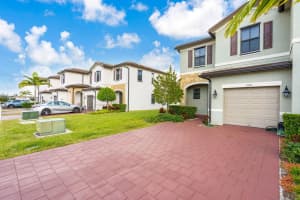 11101 W 33rd Court Court, Hialeah, FL 33018 - MLS#R11143690