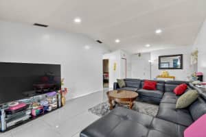 2 Cambridge Place, Boynton Beach, FL 33426 - MLS#R11143897