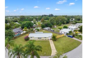 2363 2nd Place SW, Vero Beach, FL 32962 - MLS#R11143910