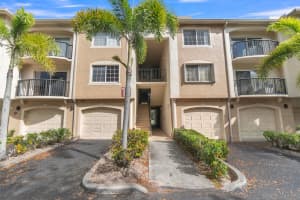 400 Crestwood Court N 420, Royal Palm Beach, FL 33411 - MLS#R11143917