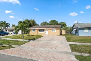 5613 S 36th Street, Greenacres, FL 33463 Sold 12/22/25