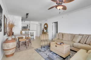 625 Casa Loma Boulevard, Boynton Beach, FL 33435 - MLS#R11144045