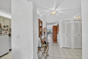 3146 Via Poinciana 301, Lake Worth, FL 33467 - MLS#R11144121