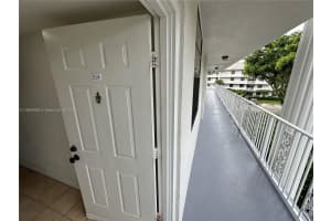 3650 Whitehall Drive 304, West Palm Beach, FL 33401 - MLS#R11144144