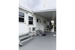 40 Florida Way Way, Port Saint Lucie, FL 34952 - MLS#R11144182