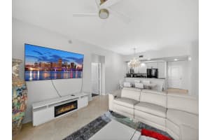 701 S Olive Avenue 725, West Palm Beach, FL 33401 - MLS#R11144243